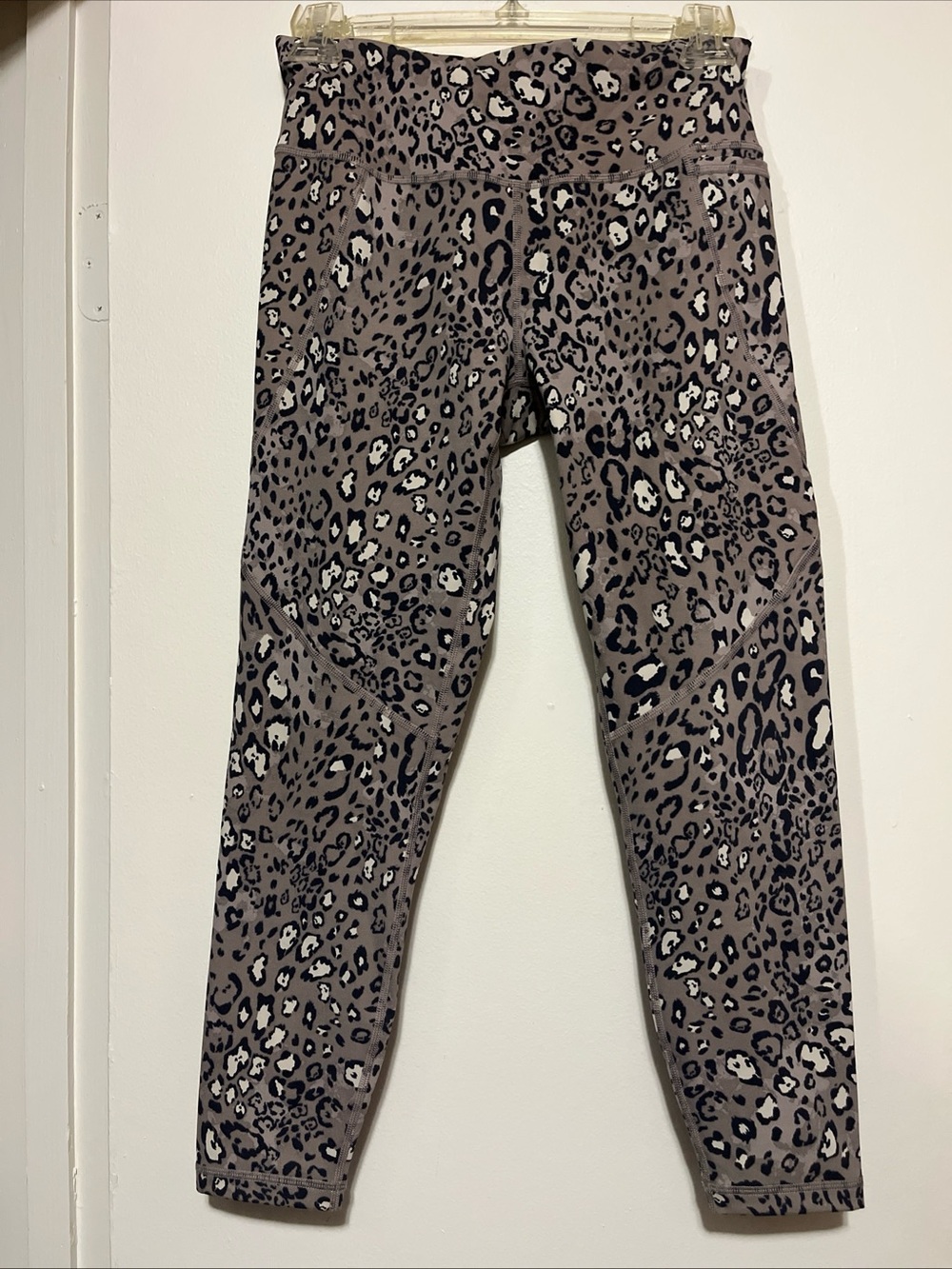 Sweaty Betty Taupe and Black Leopard Print Capri Leggings